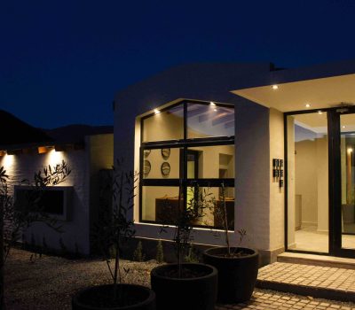 exterior frente noche 2